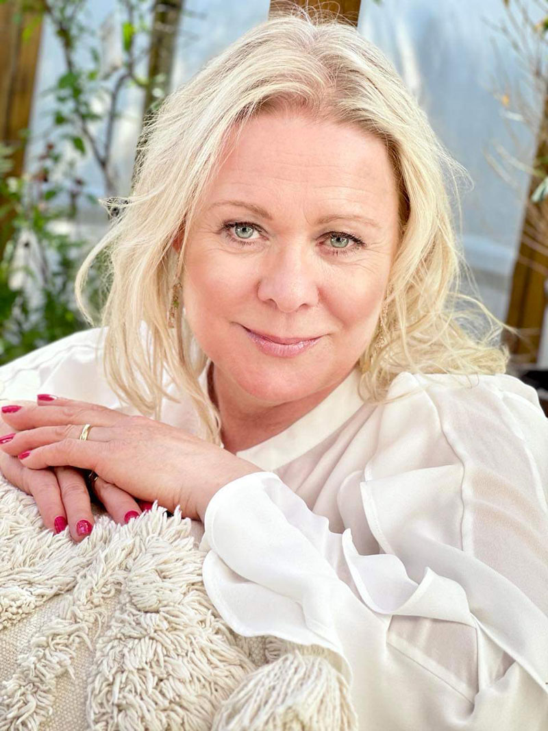 Coaching og psykoterapi skaber frihed til at nå dine drømme og mål. Du får ryddet op i gamle vaner så du nu kan skabe høj livkvalitet. Trine Theilmann Psykoterapeut og Coach