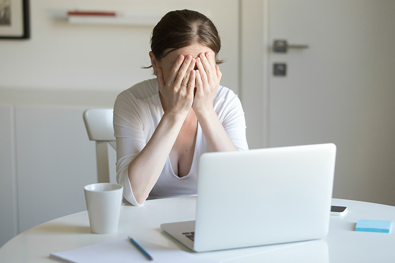 Stress – symptomer, årsager og tegn på overbelastning i kroppen